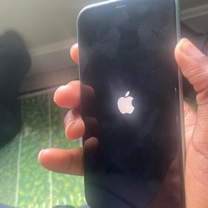 Iphone 11 550$ no scratches